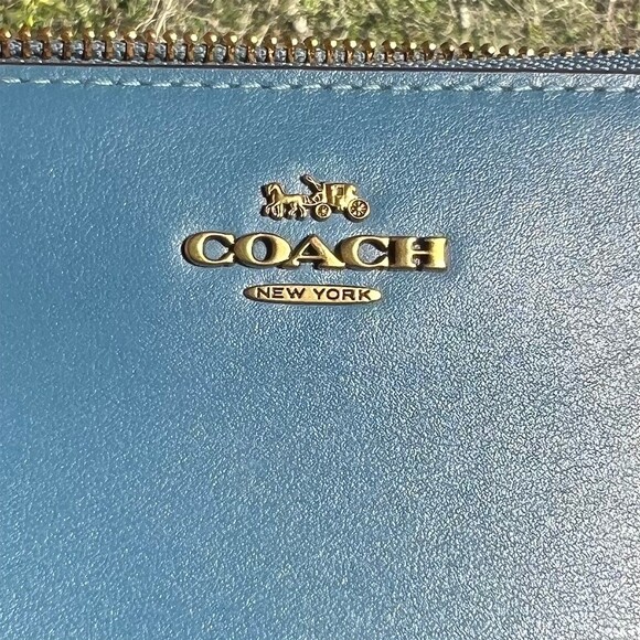 COACH Long Zip-Around Accordion Wallet Smooth Leather Blue w Brass/Gold Logo - Picture 8 of 9
